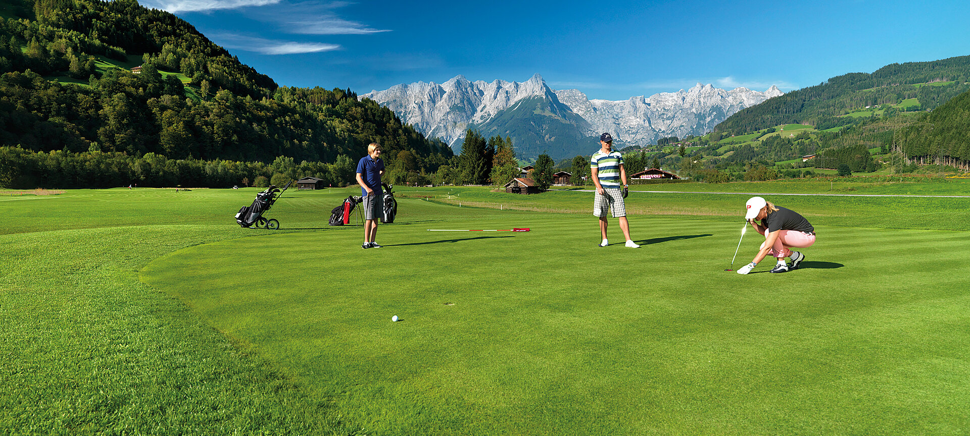 Gruppe beim Golfen in St. Johann Alpendorf